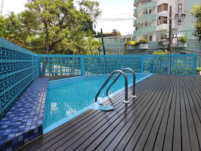 Imagem: Apartamento com terraço e piscina