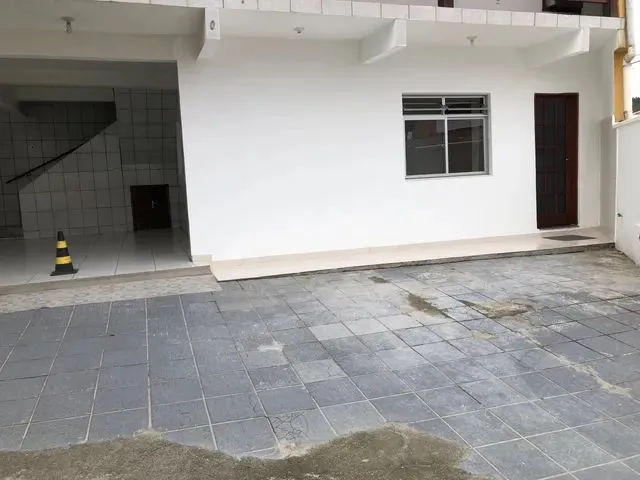 Imagem: Alugo Apartamento Térreo C/ Garagem