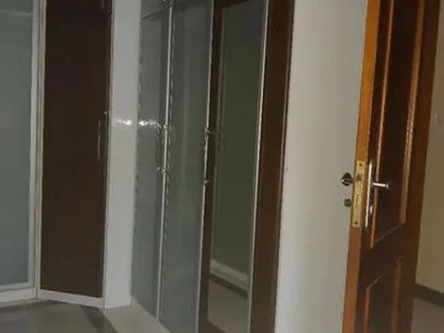 Imagem: A casa possui 3 Dormitórios, 3 Suítes, 5 Banheiros, 2