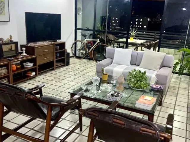 Imagem: Luxuoso Apto. No Derby, 217 M², 4 Quartos