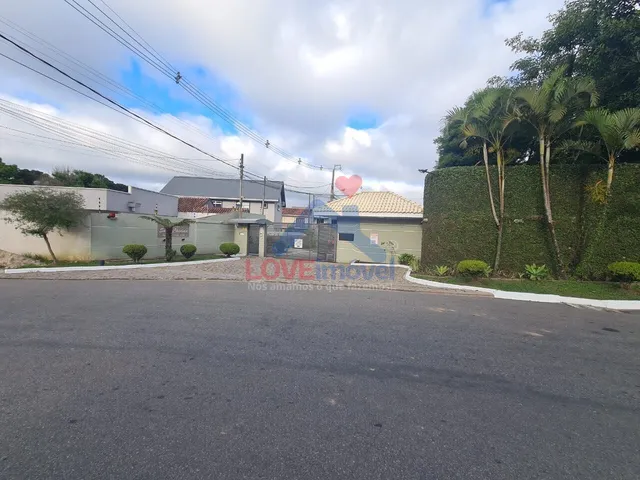 Imagem: A casa possui 3 Dormitórios, 1 Suíte, 2 Banheiros, 2