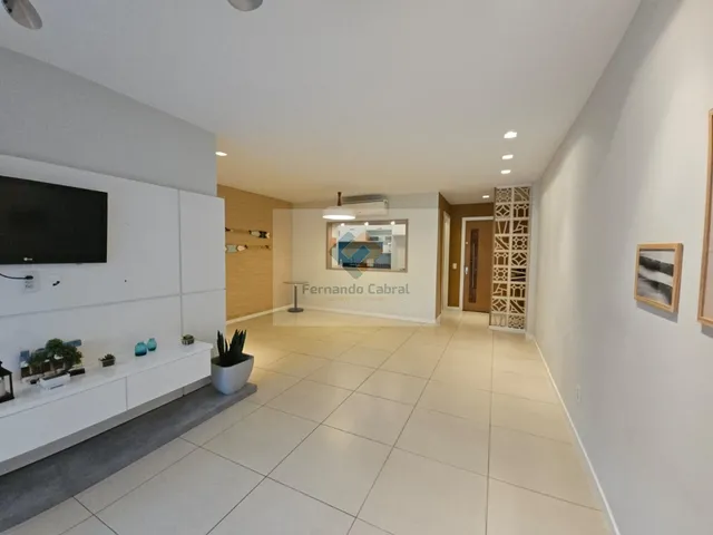 Imagem 3: Imperdível! Apartamento à venda em Camboinhas, Niterói-RJ, com 4 quartos, 1 suíte