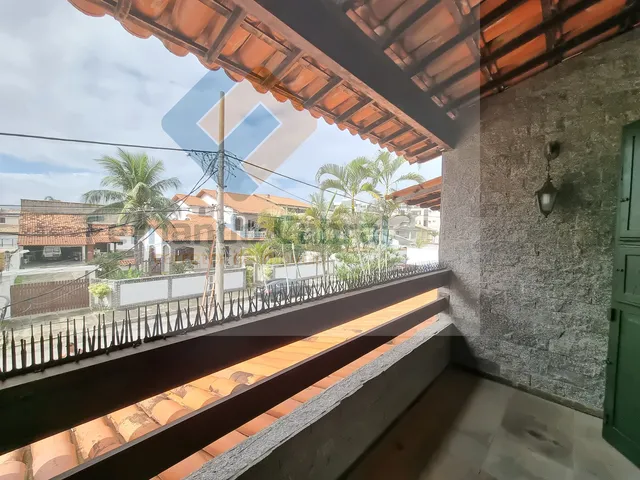 Imagem 3: Imponente casa à venda em Piratininga, Quadra da Praia - 3 quartos, 1 suíte, 2 salas, 4