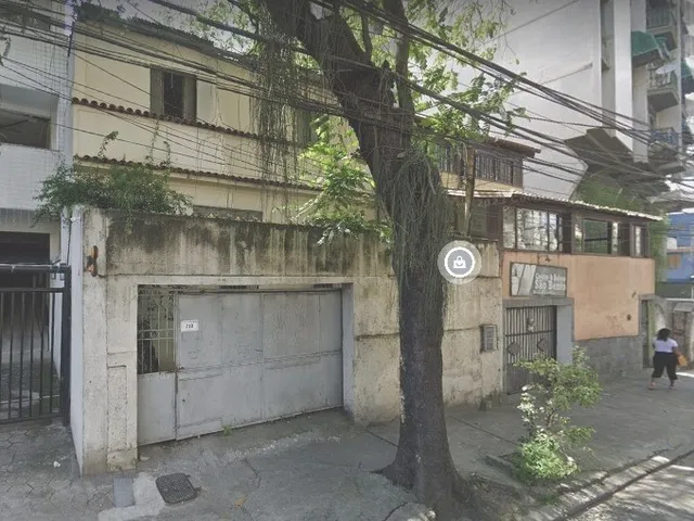Imagem 13: Imperdível casa à venda em Santa Rosa, Niterói-RJ! 4 quartos, 3 banheiros, 2 vagas de