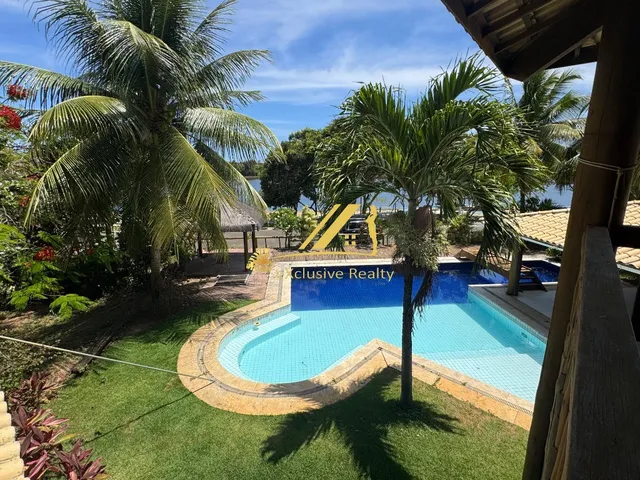 Imagem 3: Casa super ampla, construída em 2 lotes e o outro lote é um jardim em Guarajuba