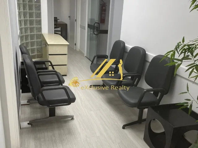 Imagem 2: Aluguel de salas comerciais: Espaço com 5 salas com copa e recepção, 111,70m2. Semi