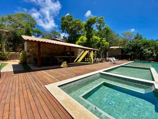 Imagem 1: PRAIA DO FORTE EXCLUSIVE: Casa duplex finamente decorada e mobiliada: 3 quartos, lavabo