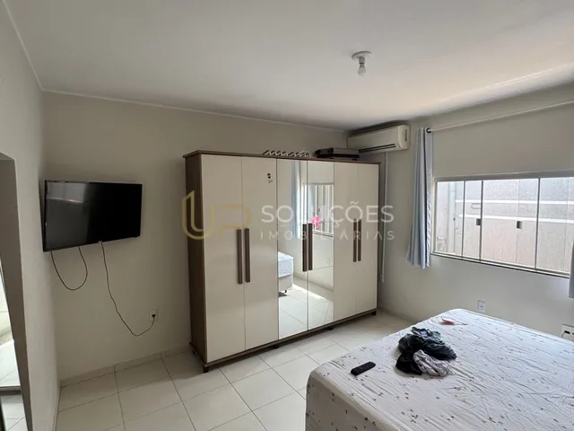 Imagem 2: Casa Padrão na Laje+ 3 Quartos (1 Suíte) + Varanda+ Cozinha Americana c/ Armários