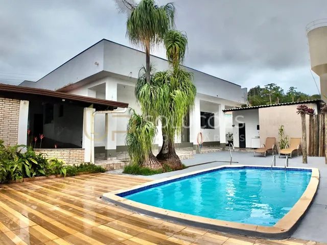 Imagem: Casa Térrea em Condomínio com 3 Suítes