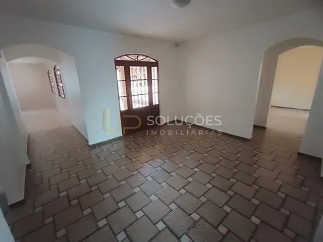 Imagem 8: Casa em Condomínio, 3 Quartos (2 Suítes) c/ Closet, Banheira c/ Hidromassagem, Lavabo