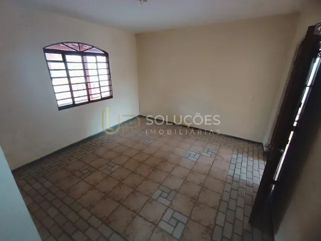 Imagem 7: Casa em Condomínio, 3 Quartos (2 Suítes) c/ Closet, Banheira c/ Hidromassagem, Lavabo