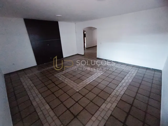 Imagem 5: Casa em Condomínio, 3 Quartos (2 Suítes) c/ Closet, Banheira c/ Hidromassagem, Lavabo