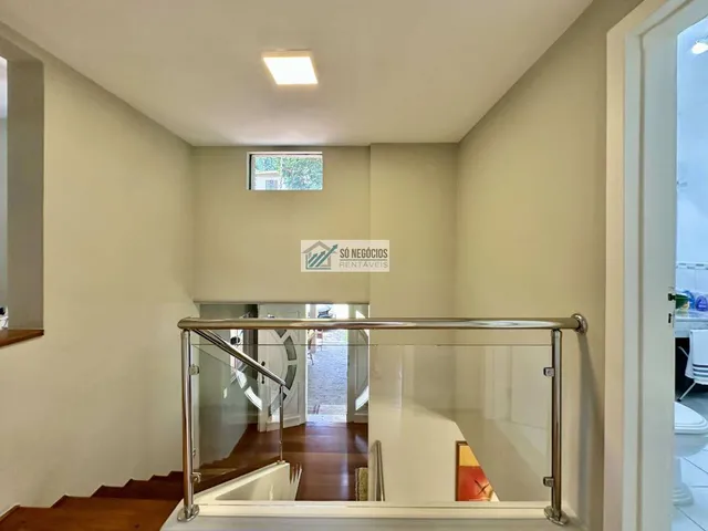 Imagem 3: Casa Contemporânea À Venda no São Paulo II em Cotia com Piscina Aquecida, Espaço Gourmet e 4 Dormitórios