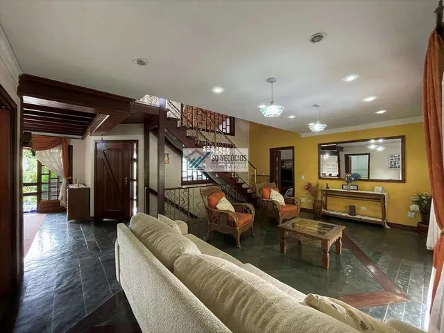 Imagem 4: Casa à venda na Granja Viana II em Cotia com 6 dormitórios, piscina, pomar e espaço