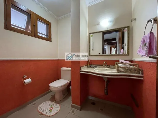 Imagem 10: Casa à venda na Granja Viana II em Cotia com 6 dormitórios, piscina, pomar e espaço