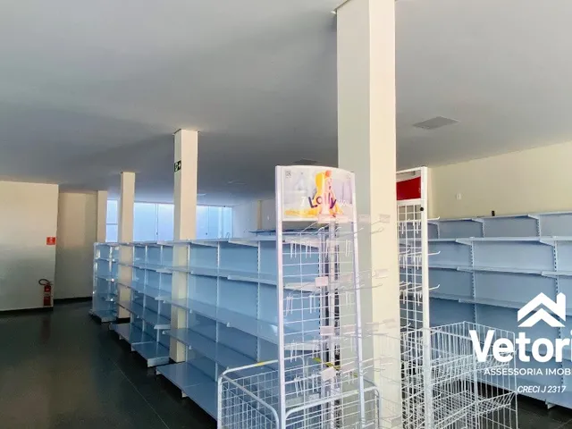Imagem 2: Ponto comercial com 190 m2, portas automáticas, sistema de câmeras, alarme, localizado