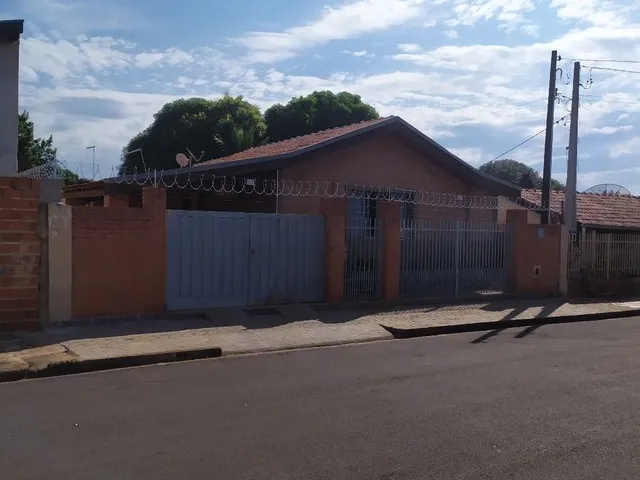 Imagem: Linda Casa no Centro de Barbosa