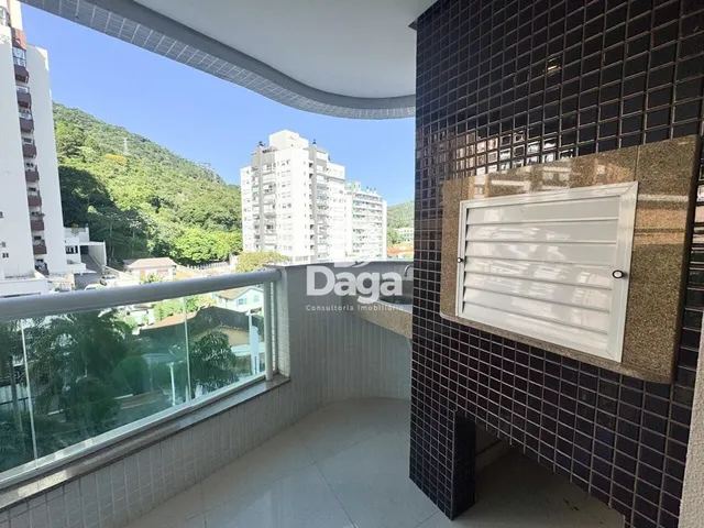 Imagem: O apartamento possui 7 Dormitórios, 1 Suíte, 3 Banheiros,