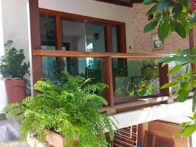 Imagem 1: Casa para Venda em Belo Horizonte, Floresta, 7 Dormitórios, 3 Suítes, 3 Banheiros, 4