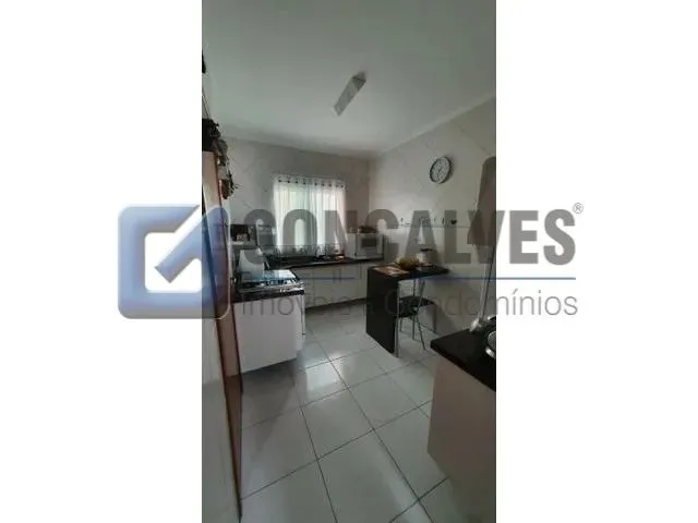 Imagem: A casa possui 2 Dormitórios, 2 Suítes, 3 Banheiros, 2
