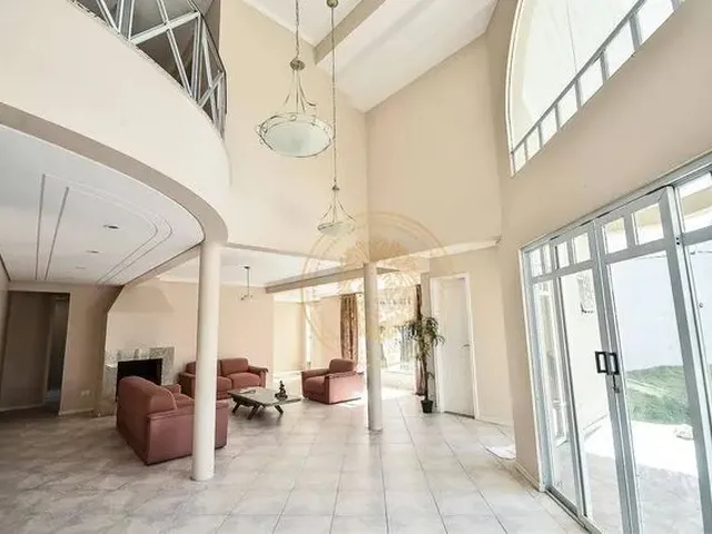 Imagem: Casa com 6 Dormitórios para Alugar, 600