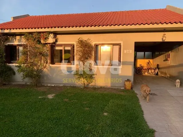 Imagem: Casa com 03 Dormitórios Próxima do Mar
