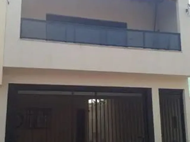 Imagem: De Queiroz. Casa para Venda Possui 198 Metros