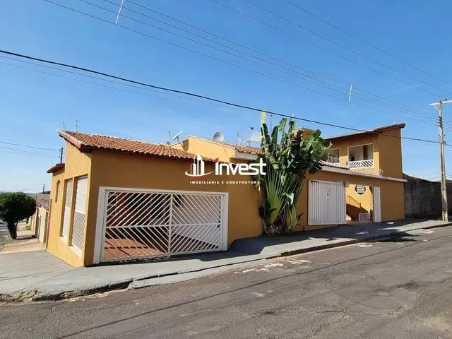 Imagem: Casa À Venda, 4 Quartos, 2 Suítes, 4 Vagas