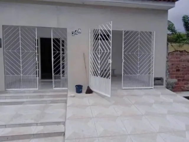Imagem: Casa em Rua Pública