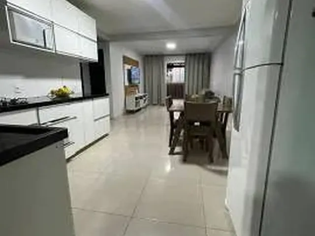 Imagem: A casa possui 2 Dormitórios, 2 Banheiros, 1 Vaga na