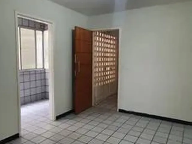 Imagem: O apartamento possui 2 Dormitórios, 1 Banheiro, 1 Vaga na