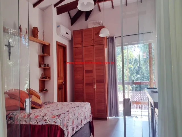 Imagem 10: Imóvel à venda com três casas com acessos independentes, para moradia e própria e