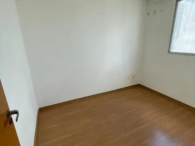 Imagem: O apartamento possui 2 Dormitórios, 1 Banheiro, 1 Vaga na