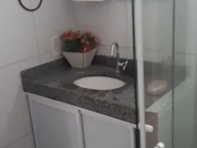 Imagem: O apartamento possui 2 Dormitórios, 1 Banheiro, 1 Vaga na