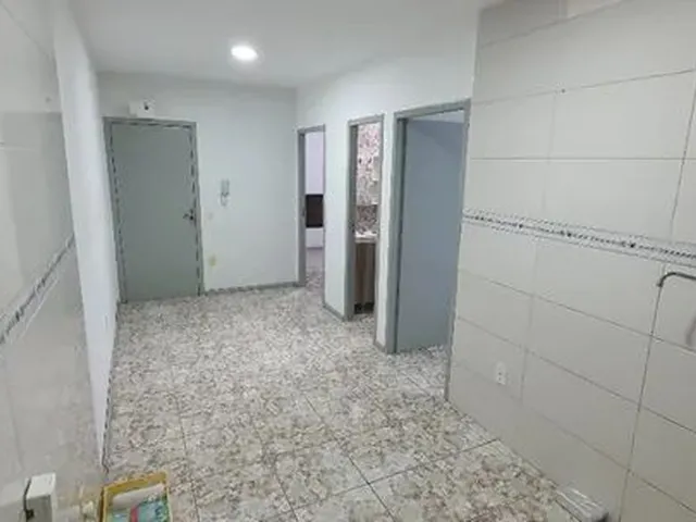 Imagem: O apartamento possui 2 Dormitórios, 1 Banheiro, 1 Vaga na