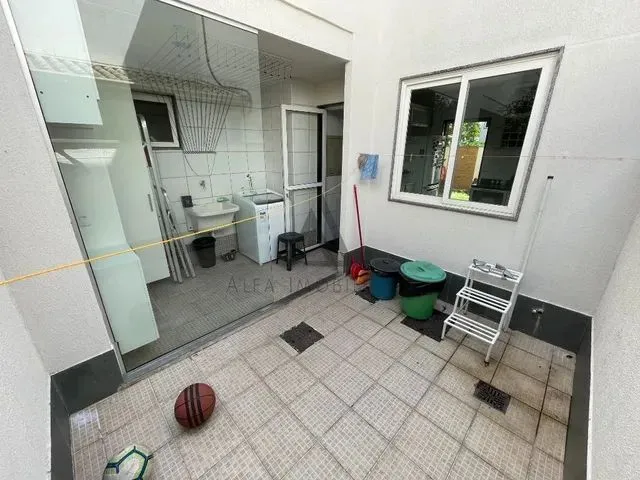 Imagem 2: Casa em Laranjeiras, 4 Quartos, Condomíno Marabás