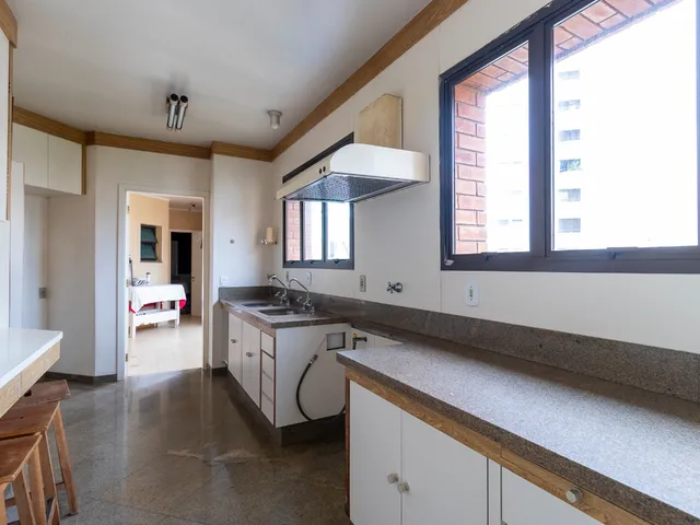 Imagem 14: Apartamento para venda em Moema com 3 quartos, sendo 3 suítes , 325m²