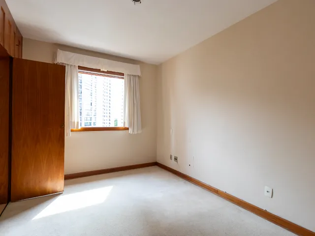 Imagem 11: Apartamento para venda em Moema com 3 quartos, sendo 3 suítes , 325m²