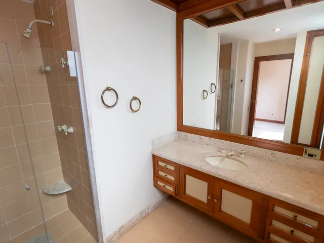 Imagem 15: Apartamento para venda em Moema com 3 quartos, sendo 3 suítes , 325m²