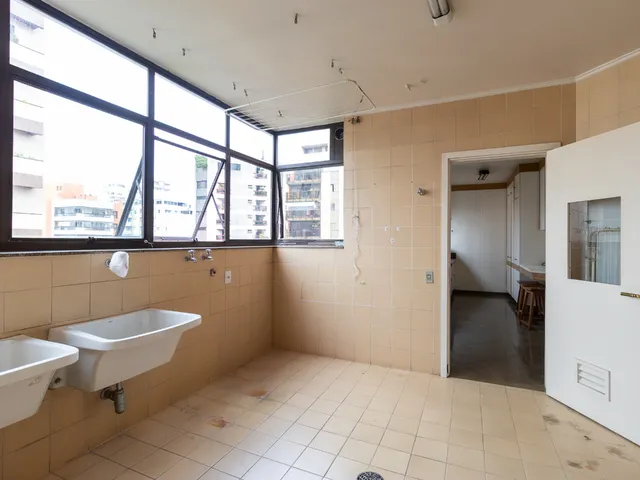 Imagem 13: Apartamento para venda em Moema com 3 quartos, sendo 3 suítes , 325m²