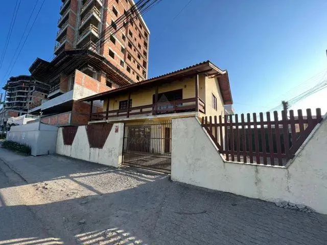 Imagem 9: Sobrado À Venda com 3 Dormitórios, Sendo 1 Suíte, 183M², R$ 4.000,00, Bairro
