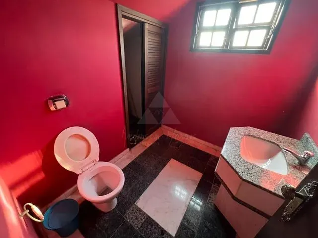 Imagem 12: Sobrado À Venda com 3 Dormitórios, Sendo 1 Suíte, 183M², R$ 4.000,00, Bairro