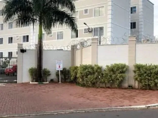 Imagem: O apartamento possui 2 Dormitórios, 1 Banheiro, 1 Vaga na