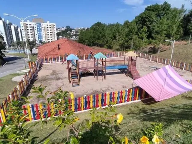 Imagem 4: Palhoça - Padrão - Pedra Branca