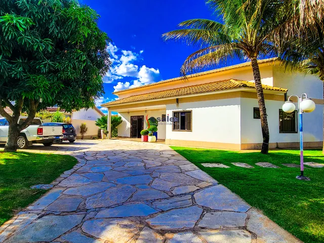 Imagem: Excelente Casa com 4 Quartos em Arniqueiras