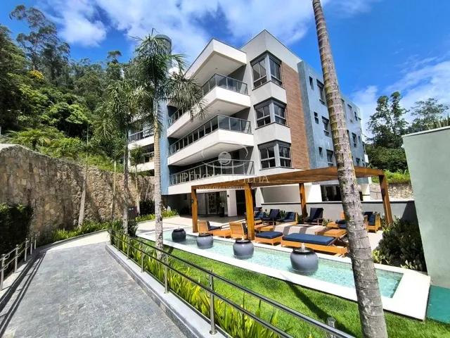 Imagem 2: Apartamento de luxo à venda em Florianópolis-SC, no bairro Cacupé: 3 quartos, 3