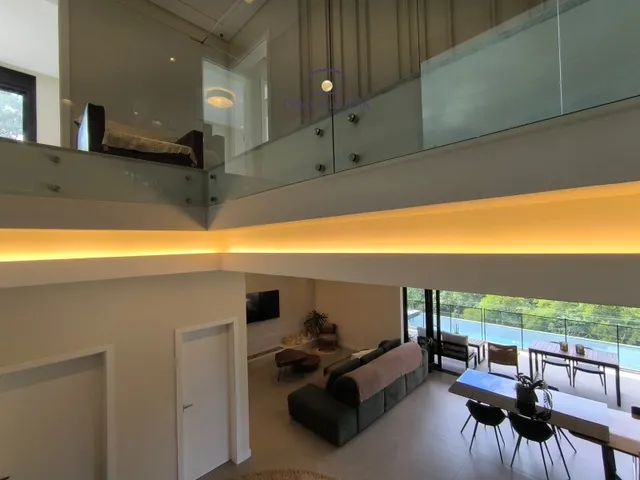 Imagem 2: Imóvel de luxo com 4 suítes e 457m² no Itacorubi, Florianópolis-SC. Venha conhecer