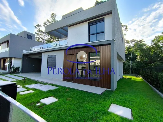 Imagem 2: Imperdível casa à venda em Florianópolis-SC, 4 quartos, 3 suítes, 4 banheiros, 2