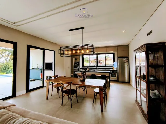 Imagem 2: Casa de luxo em condomínio no bairro Cacupé, 4 quartos e 3 suítes, 340m²