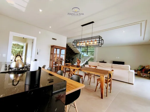 Imagem 3: Casa de luxo em condomínio no bairro Cacupé, 4 quartos e 3 suítes, 340m²